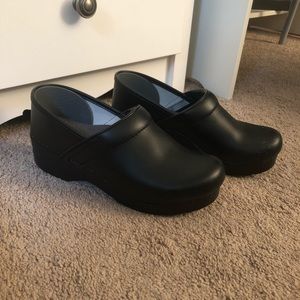 *Last Chance* Dansko Clogs EUC